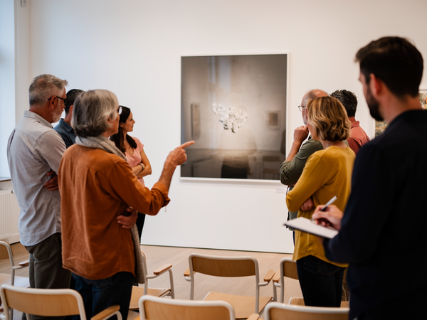 Bild zu Spannungsfelder und Leerstellen - Jeff Walls Fotografien zwischen Realität und Fiktion (Kunst Sek. I/II)