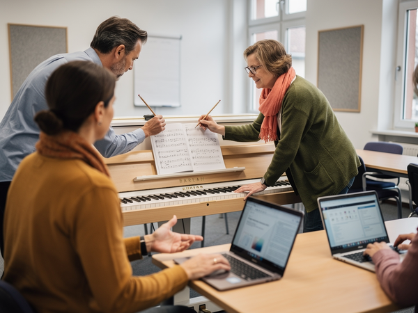 Bild zu Musik arrangieren, notieren und einüben – Praxisnahe Zugänge für den Musikunterricht in Sek. I/II